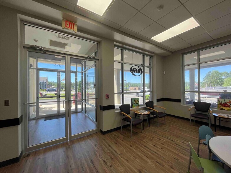 1575 Montgomery Hwy, Vestavia Hills, AL à louer - Photo intérieure - Image 3 de 15