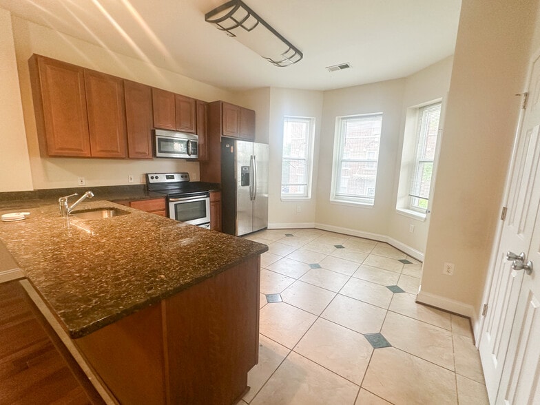 841-847 Whitelock St, Baltimore, MD for sale - Building Photo - Image 2 of 19