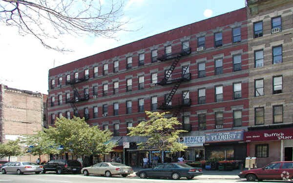 2363-2369 Adam Clayton Powell Jr Blvd, New York, NY à louer - Photo du bâtiment - Image 2 de 12
