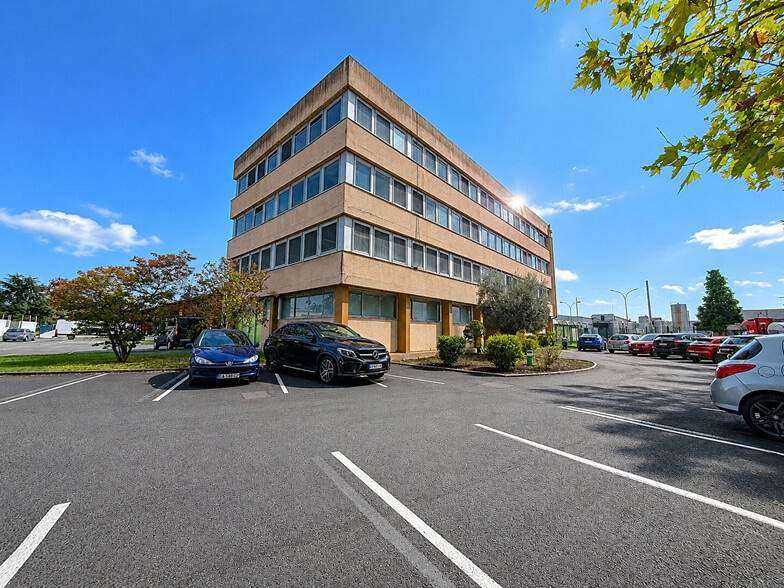 21 Avenue De Fondeyre, Toulouse for sale - Building Photo - Image 1 of 9