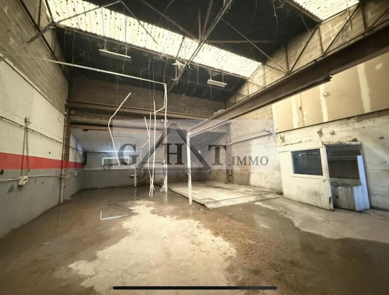 Industrial in Fontenay-Trésigny for lease - Interior Photo - Image 2 of 4