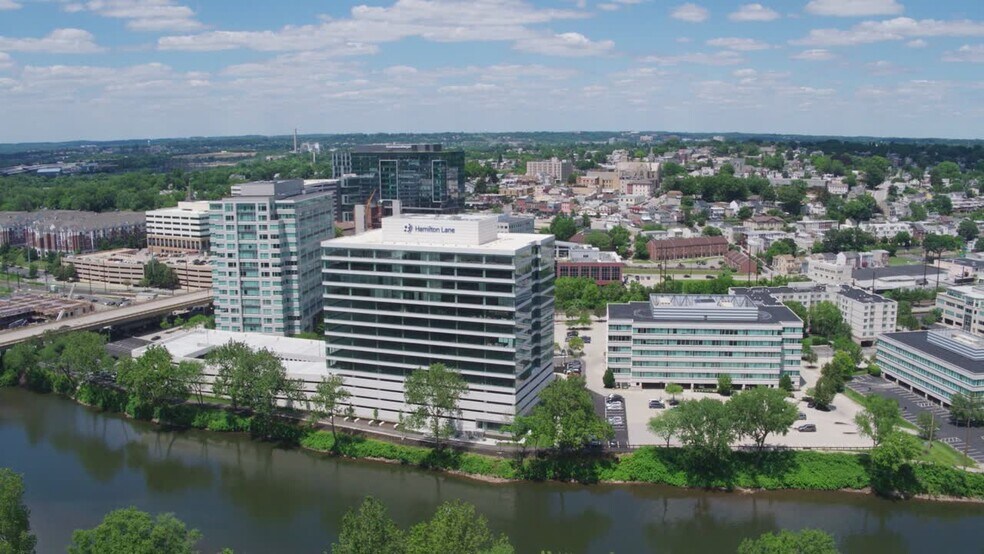 110 Washington St, Conshohocken, PA à louer - Vidéo sur l’inscription commerciale - Image 2 de 12