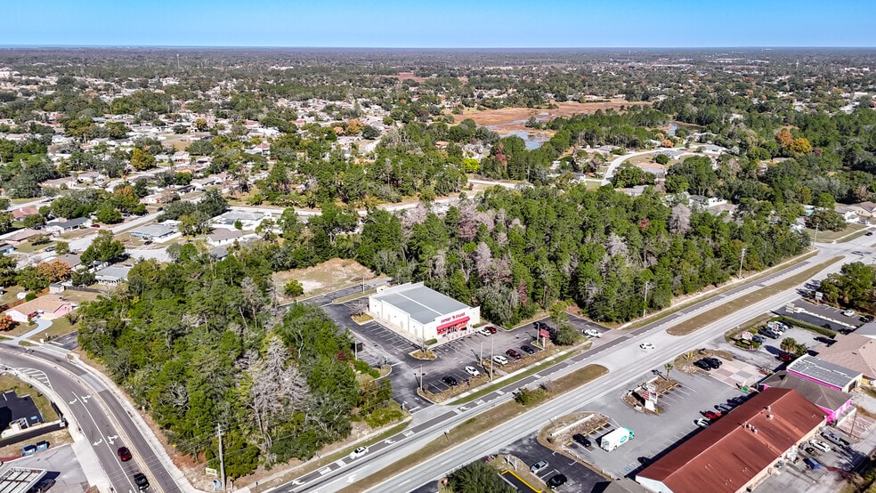 4075 Deltona Blvd, Spring Hill, FL for sale - Building Photo - Image 2 of 4