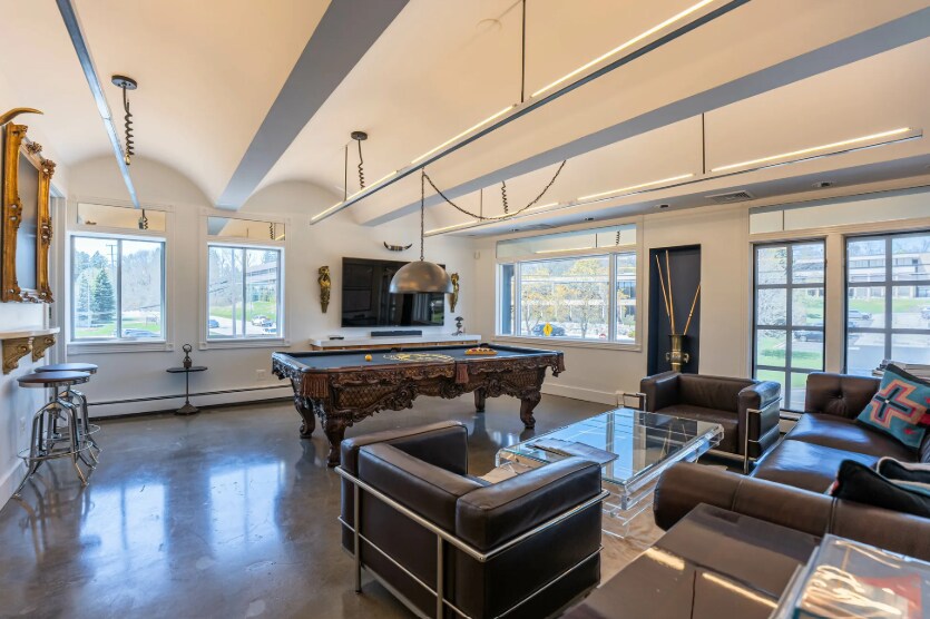 51-53 W Long Lake Rd, Bloomfield Hills, MI à vendre - Photo du bâtiment - Image 3 de 11