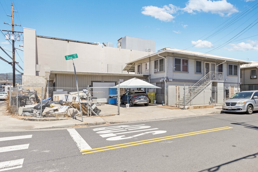 1768 Silva St, Honolulu, HI for sale - Building Photo - Image 2 of 17