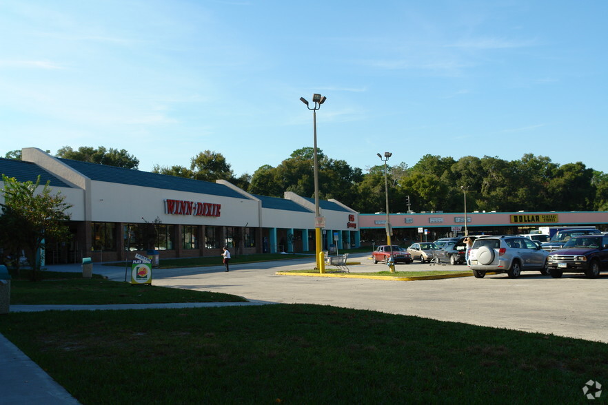 3100-3156 N Woodland Blvd, Deland, FL for sale - Primary Photo - Image 1 of 1