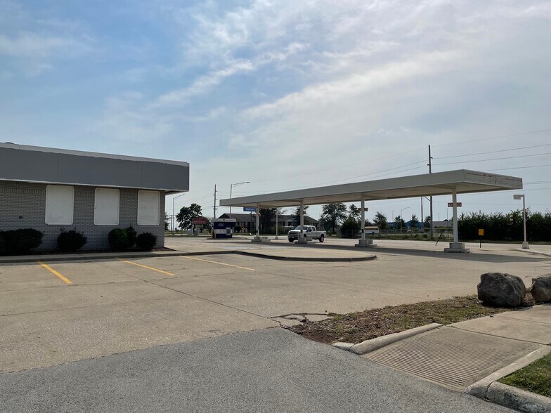 301 S Murray Rd, Rantoul, IL à vendre - Photo du bâtiment - Image 3 de 6