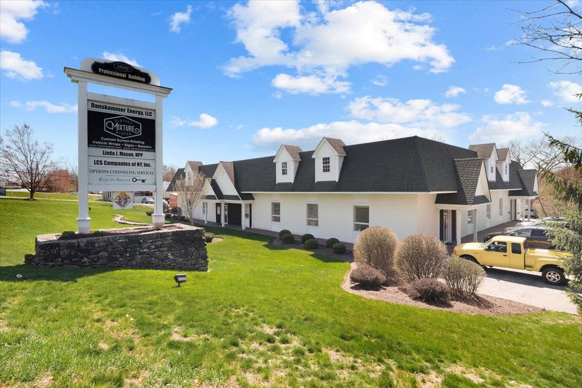 1607 Route 300, Newburgh, NY for lease Primary Photo- Image 1 of 8