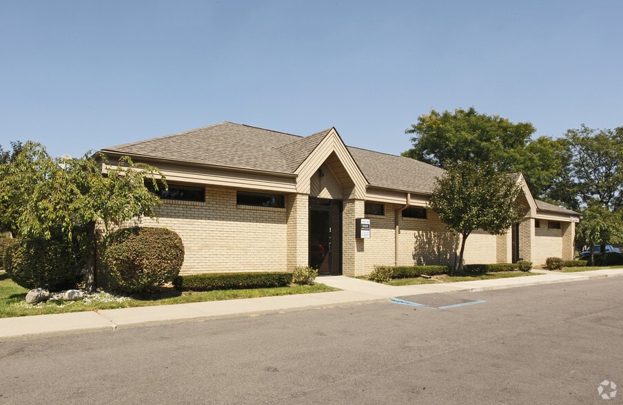35210 Nankin Blvd, Westland, MI for sale - Primary Photo - Image 1 of 2