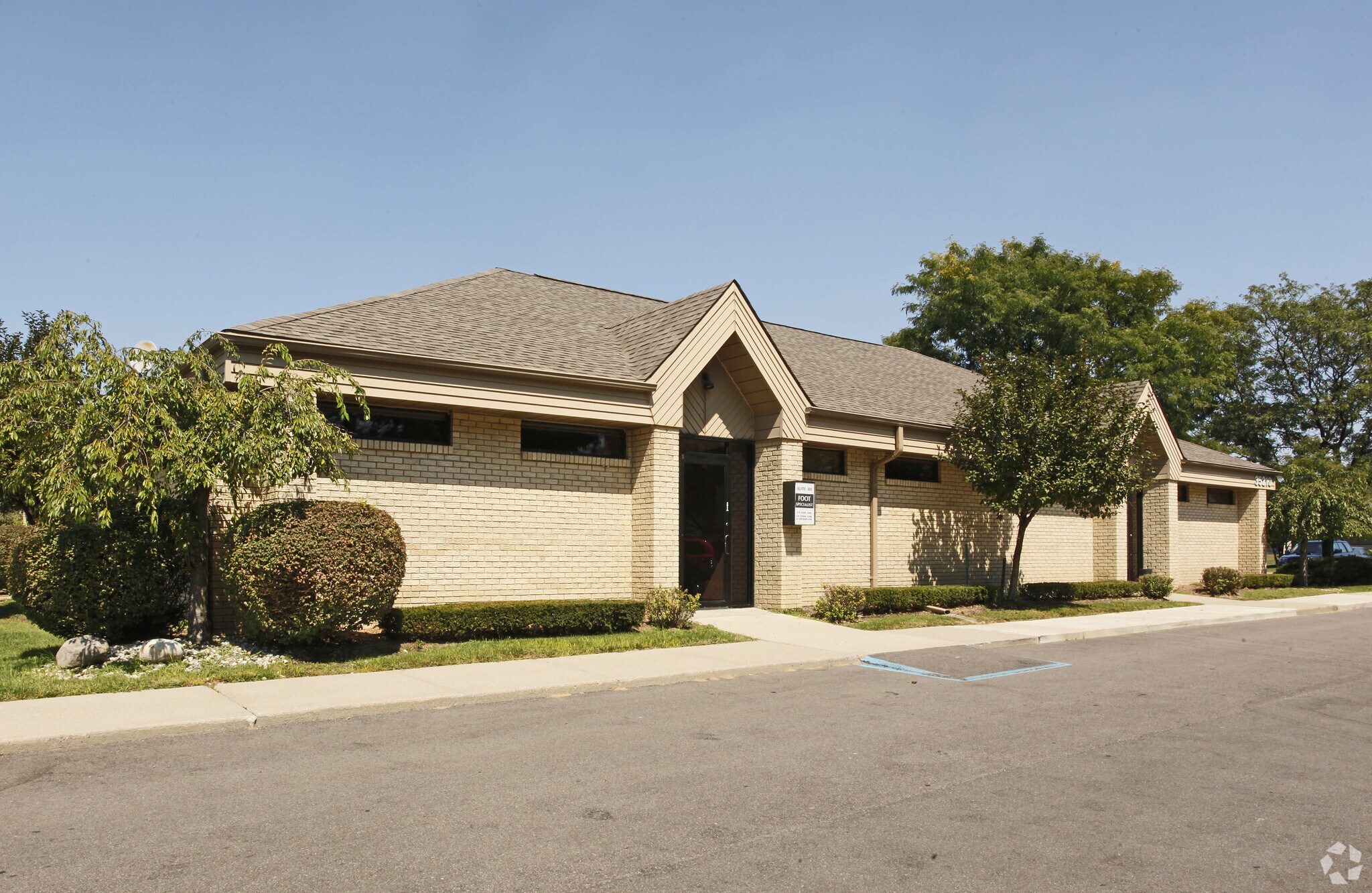 35210 Nankin Blvd, Westland, MI à vendre Photo principale- Image 1 de 3