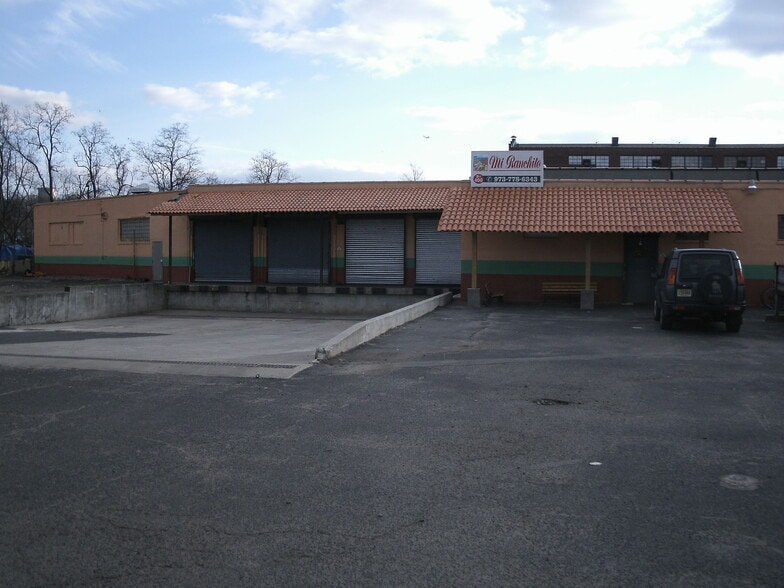 100 8th St, Passaic, NJ for lease - Building Photo - Image 1 of 1
