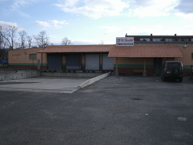 More details for 100 8th St, Passaic, NJ - Industrial for Lease