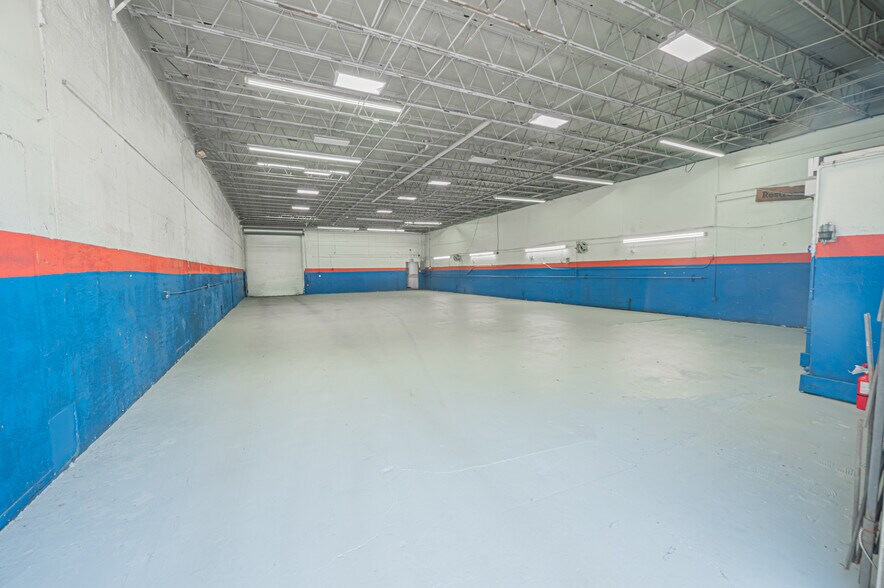 809-813 NW 1st St, Fort Lauderdale, FL à louer - Photo intérieure - Image 2 de 8