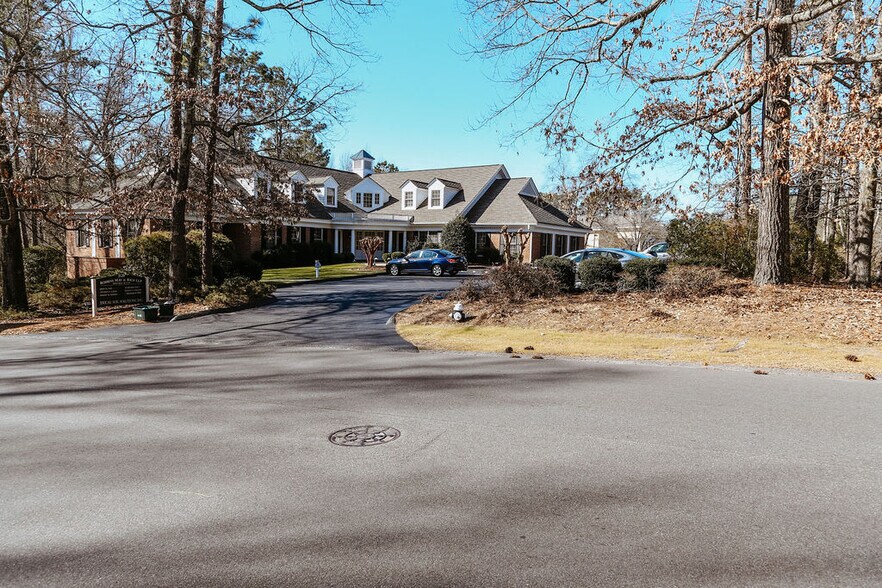 120 Applecross Rd, Pinehurst, NC à louer - Photo du bâtiment - Image 2 de 12