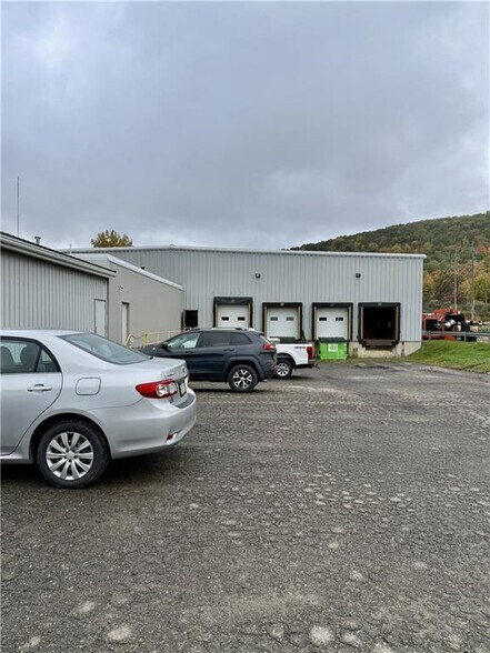 145 Philo Rd, Horseheads, NY à louer - Photo du bâtiment - Image 1 de 33