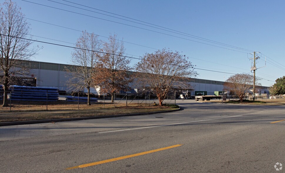 2500 Louisville Rd, Savannah, GA à vendre - Photo du bâtiment - Image 2 de 2
