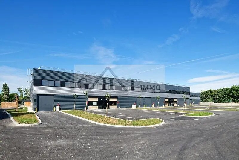 Industrial in Aulnay-sous-Bois for lease Building Photo- Image 1 of 6