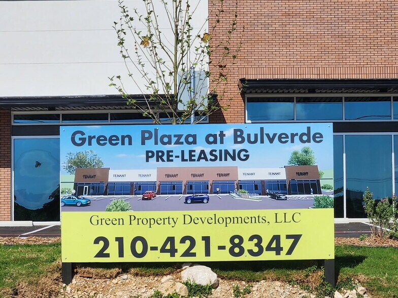 25211 US Hwy 281 N, San Antonio, TX à louer - Photo du bâtiment - Image 2 de 5