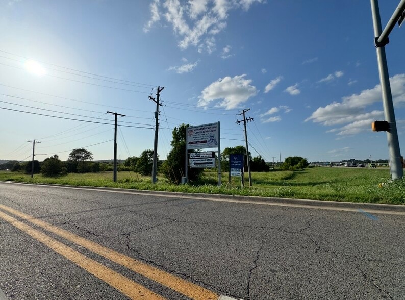 Hwy 62 Willis Rd, Tahlequah, OK for lease - Building Photo - Image 3 of 3