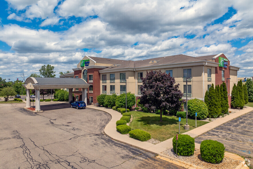 3630 E Cork St, Kalamazoo, MI à vendre - Photo du bâtiment - Image 1 de 19