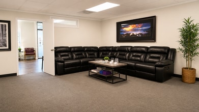 313 Bluebird Dr, Goodlettsville, TN for lease Interior Photo- Image 1 of 8