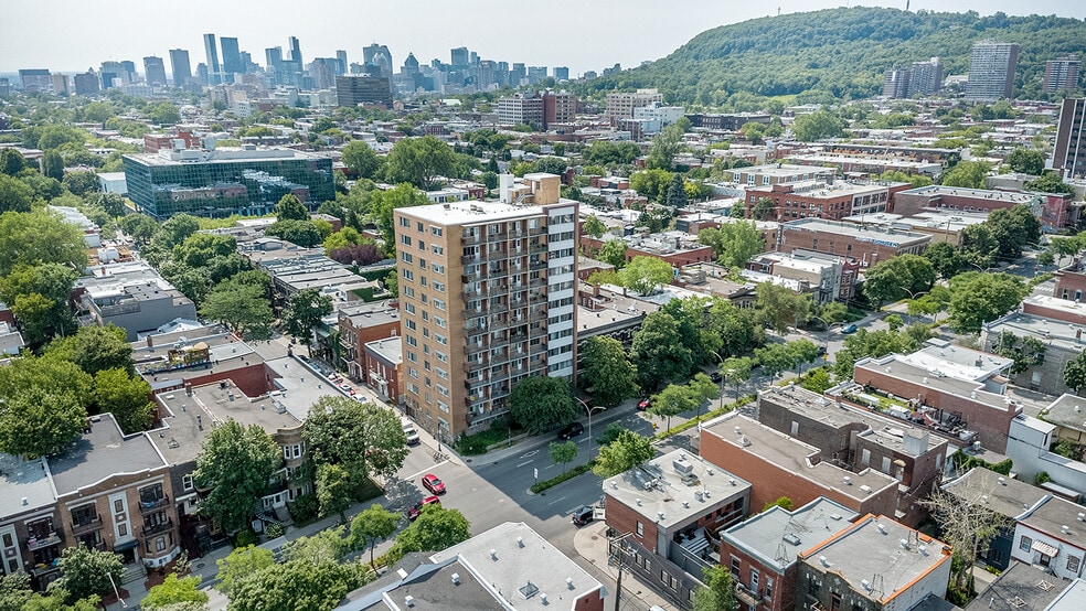 250 Boul Saint-Joseph E, Montréal, QC for sale - Building Photo - Image 1 of 21