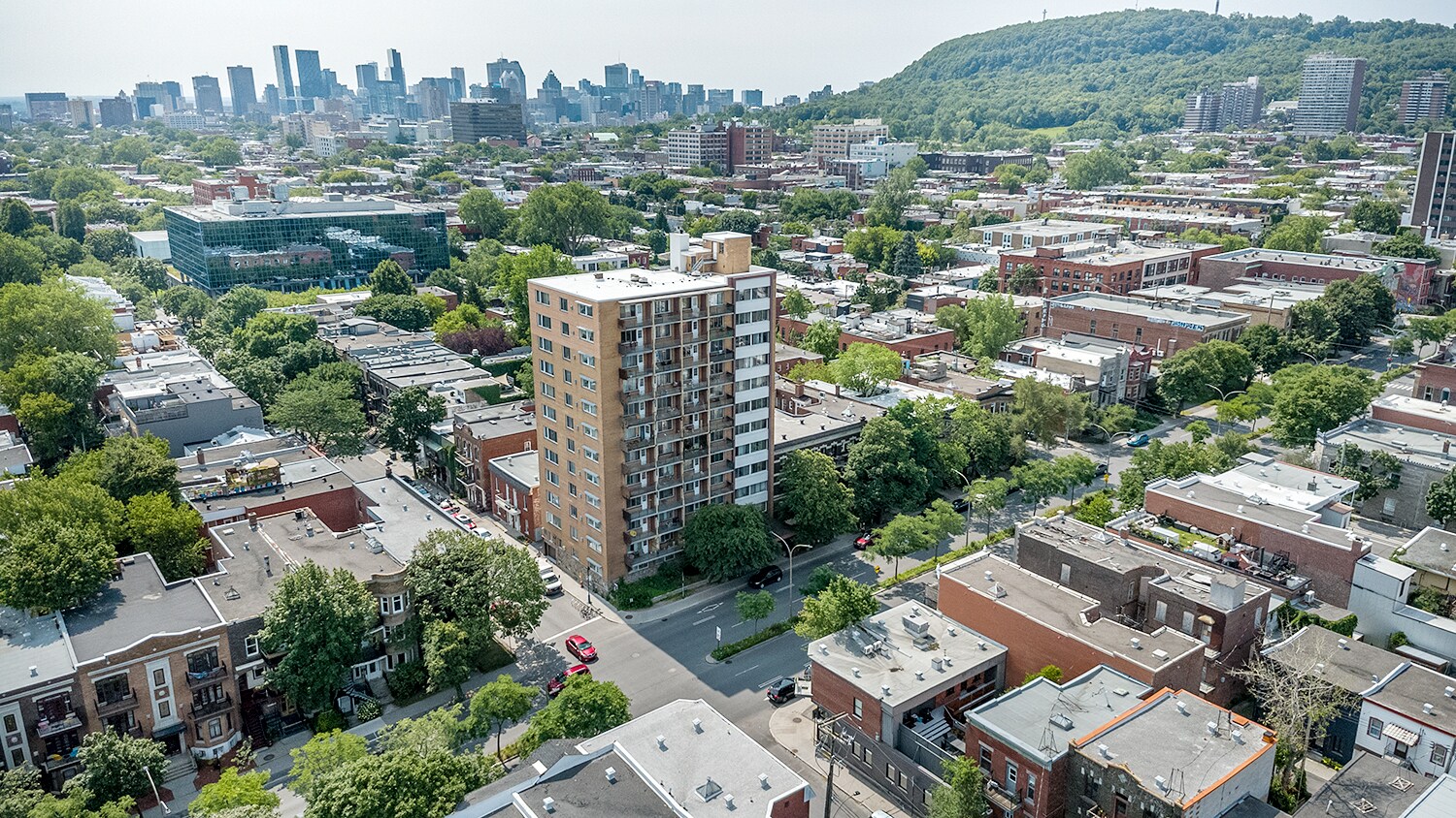 250 Boul Saint-Joseph E, Montréal, QC à vendre Photo du bâtiment- Image 1 de 22
