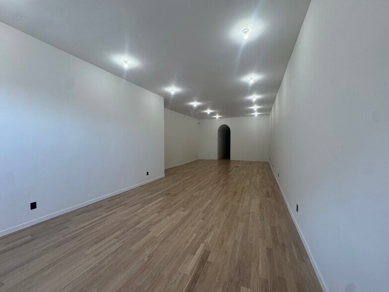 6708-6712 Melrose Ave, Los Angeles, CA à louer - Photo du bâtiment - Image 2 de 18