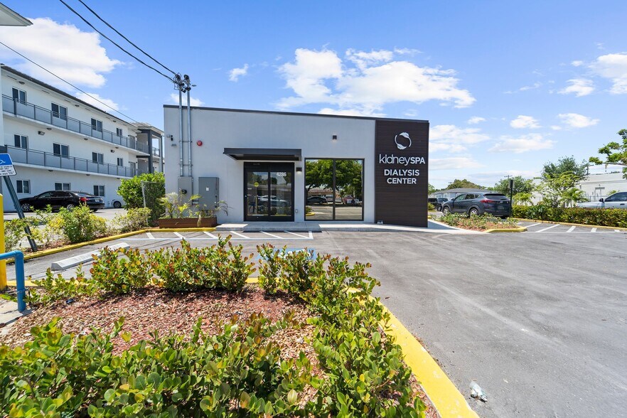 4298 Palm Ave, Hialeah, FL à vendre - Photo du bâtiment - Image 2 de 16