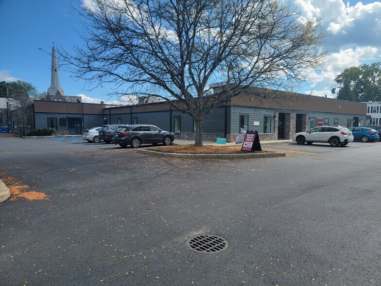 51-65 Albany Ave, Kingston, NY for sale - Building Photo - Image 2 of 5