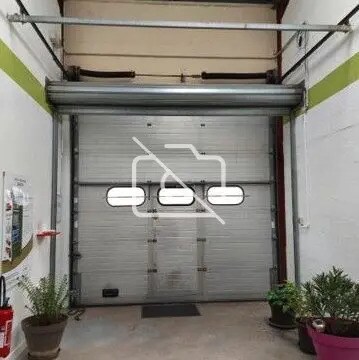 Industrial in Lisses for lease Primary Photo- Image 1 of 4