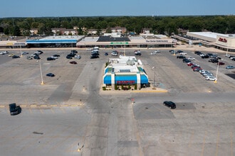 2405 Miracle Ln, Mishawaka, IN for lease Building Photo- Image 2 of 2