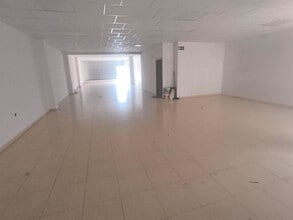 Commerce de détail dans Manresa, Barcelona à louer Photo intérieure- Image 2 de 11