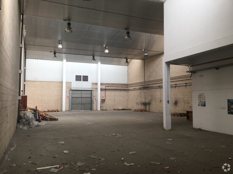 Industrial in Leganés, Madrid for lease - Primary Photo - Image 1 of 4