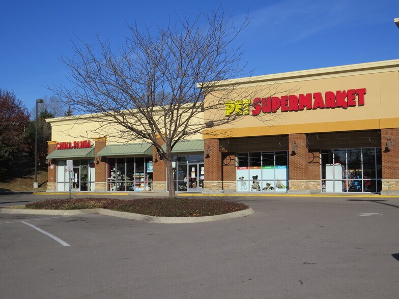 8008-8038 Hwy 100, Nashville, TN à louer - Photo du bâtiment - Image 2 de 5