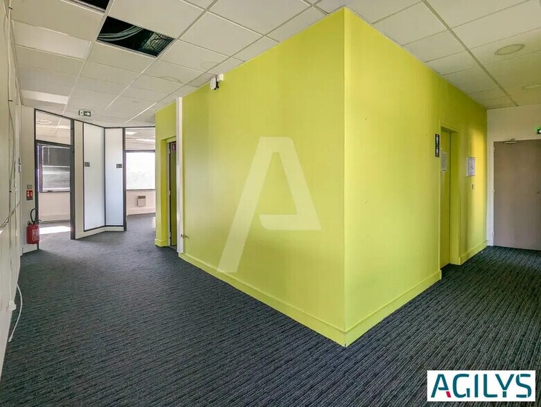 Office in Palaiseau for sale - Interior Photo - Image 3 of 11