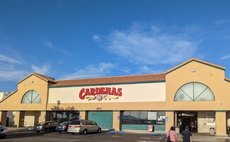 Plus de détails pour 341 S Lincoln Ave, Corona, CA - Vente au détail à louer