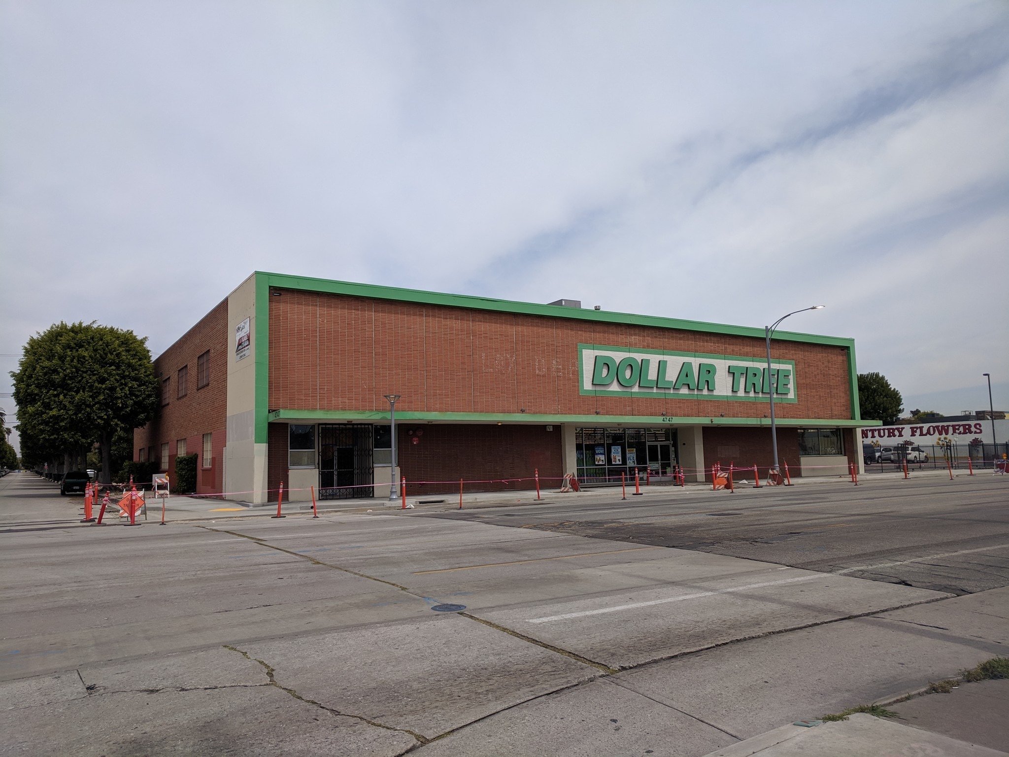 4747 W Century Blvd, Inglewood, CA for lease Building Photo- Image 1 of 27