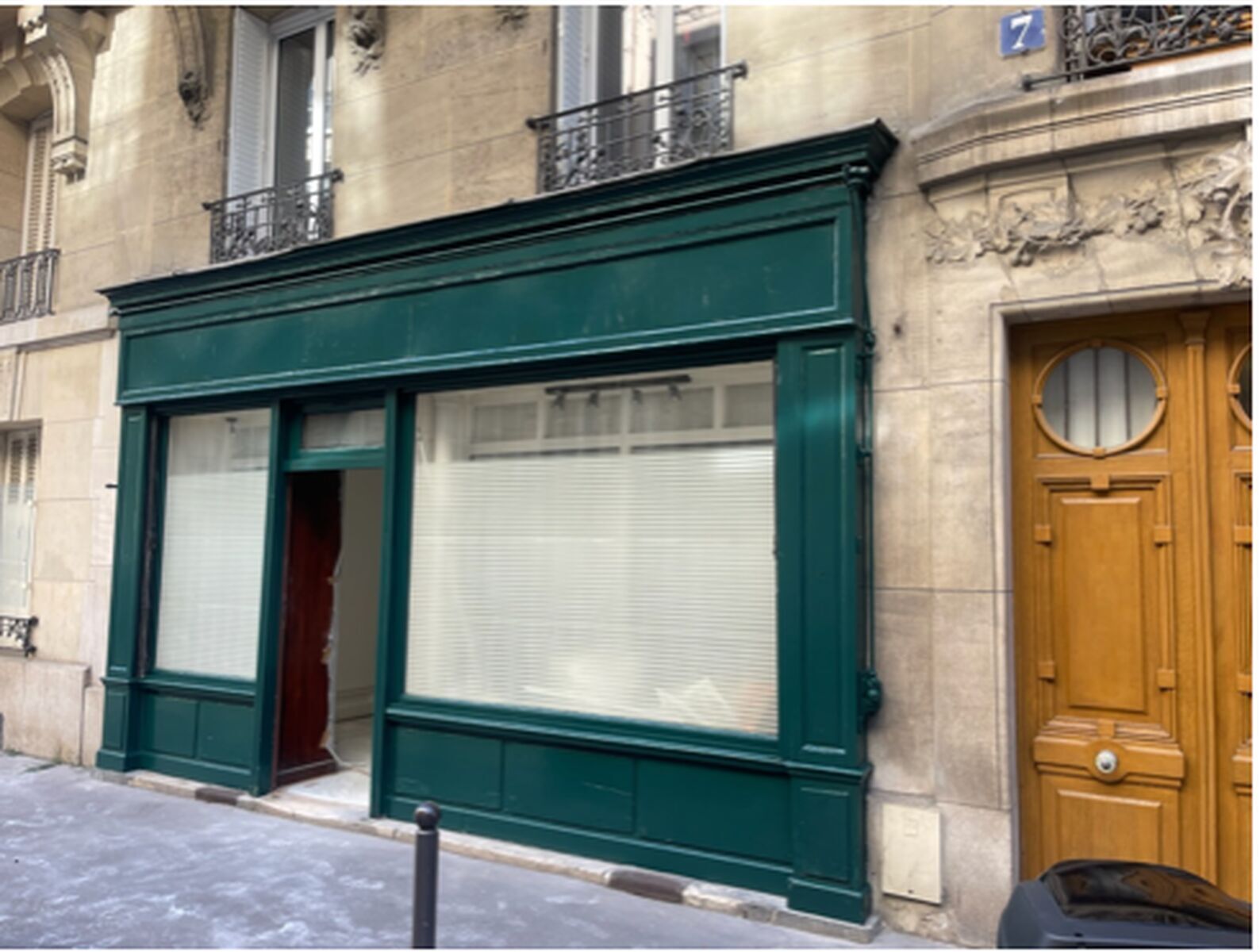 Immeuble residentiel dans Paris à vendre Photo du bâtiment- Image 1 de 20
