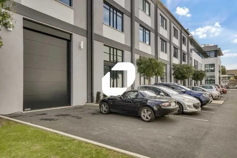 Office in Ivry-sur-Seine for lease - Building Photo - Image 3 of 33