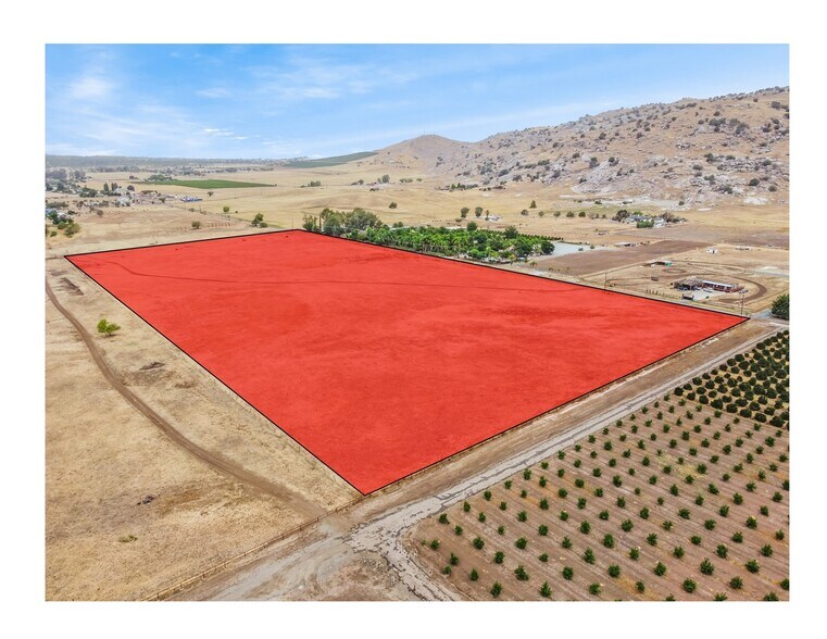 Ave 150, Porterville, CA à vendre - Photo du bâtiment - Image 2 de 5