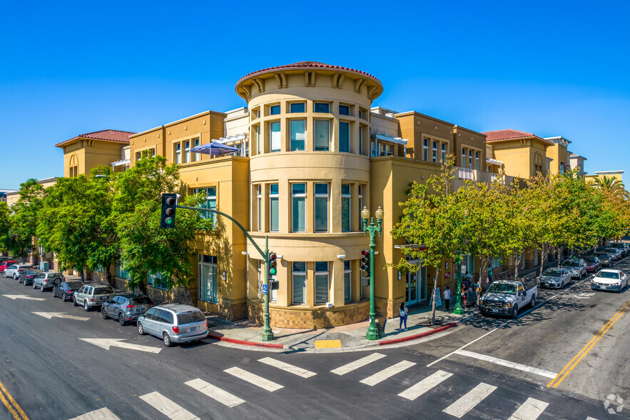 3301-3311 E 12th St, Oakland, CA à louer - Photo principale - Image 1 de 12