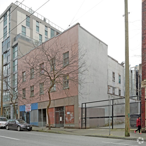 134-136 Powell St, Vancouver, BC for lease - Primary Photo - Image 1 of 10