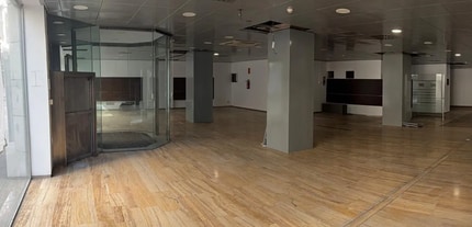 Office/Retail in Madrid, Madrid for lease Interior Photo- Image 2 of 3