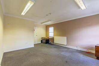 2-10 Cross St, Beeston à louer Photo intérieure- Image 2 de 9