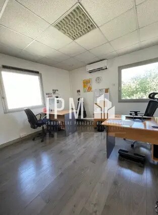 Office in Aubagne for lease - Interior Photo - Image 3 of 5