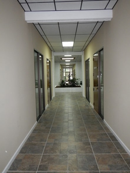 5830 Mount Moriah Rd, Memphis, TN à louer - Photo intérieure - Image 3 de 3