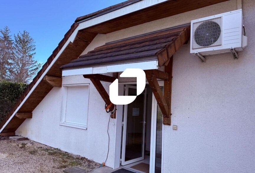 Retail in Montbonnot Saint Martin for lease - Building Photo - Image 3 of 10