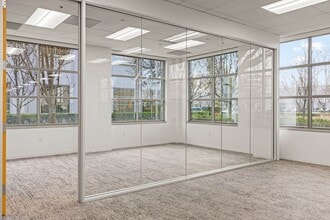 680 N McCarthy Blvd, Milpitas, CA à louer Photo intérieure- Image 2 de 14