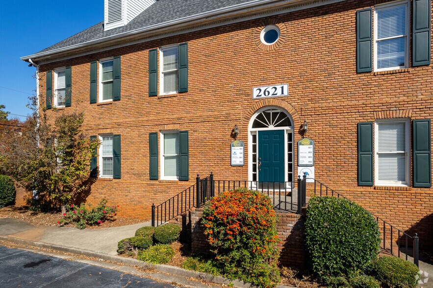 1855 Piedmont Rd, Marietta, GA à louer - Photo du bâtiment - Image 3 de 7
